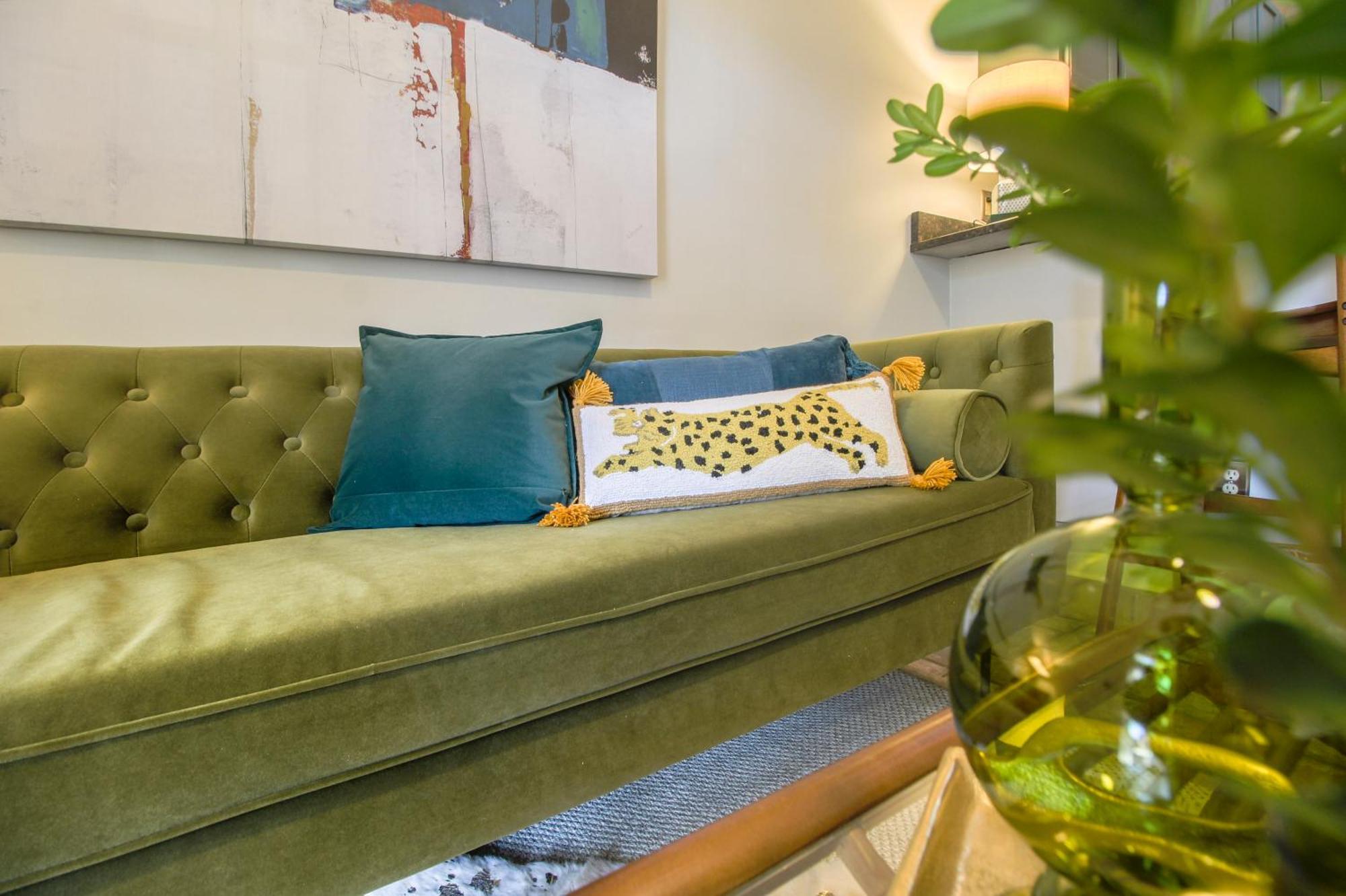 Private Patio Retreat In Charming Downtown Lägenhet Savannah Exteriör bild